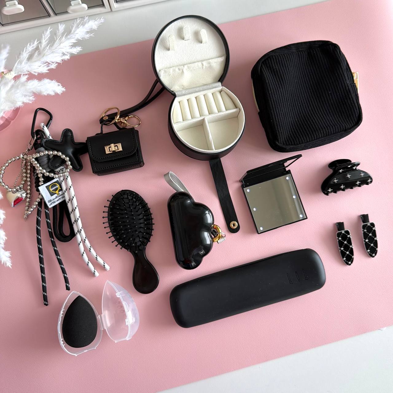 Black On-The-Go Essentials Set