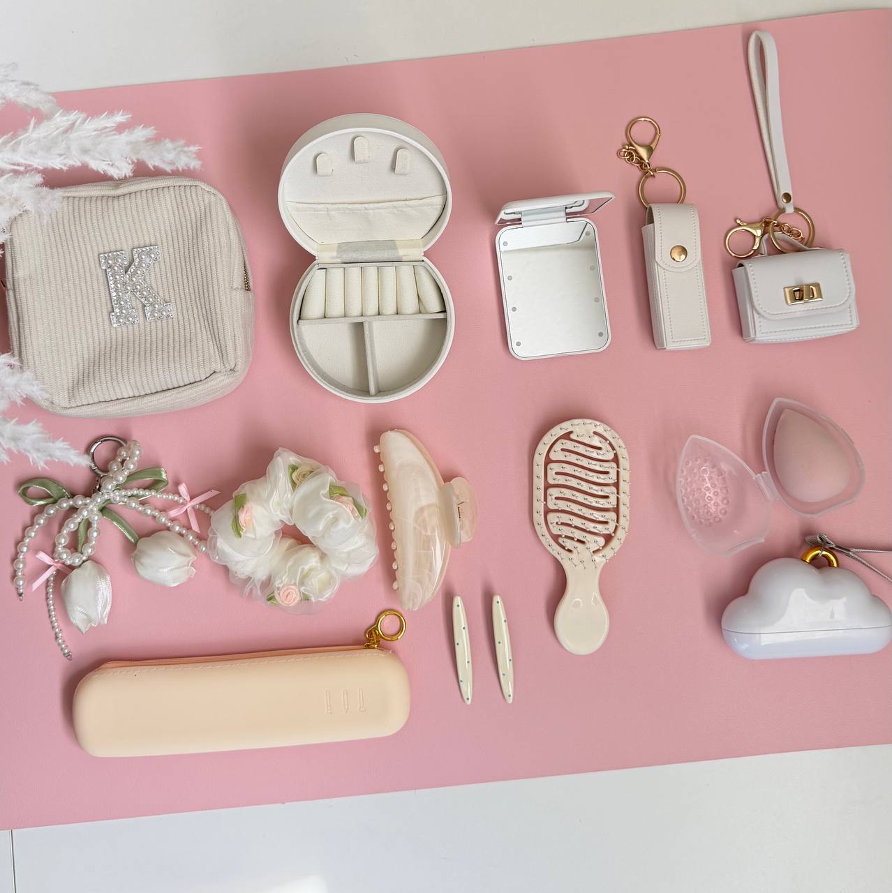 Ivory Cloud On-The-Go Essentials Set